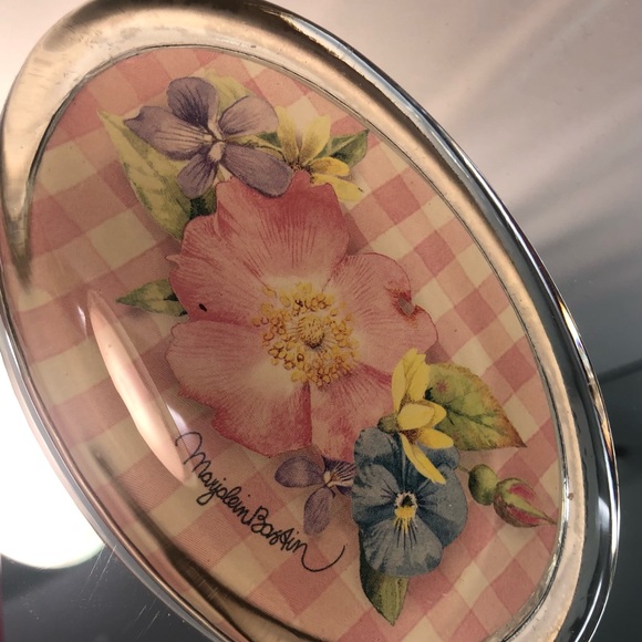 Paperweight glass Marjalein Bastin flower design gently used great condition - Picture 3 of 10
